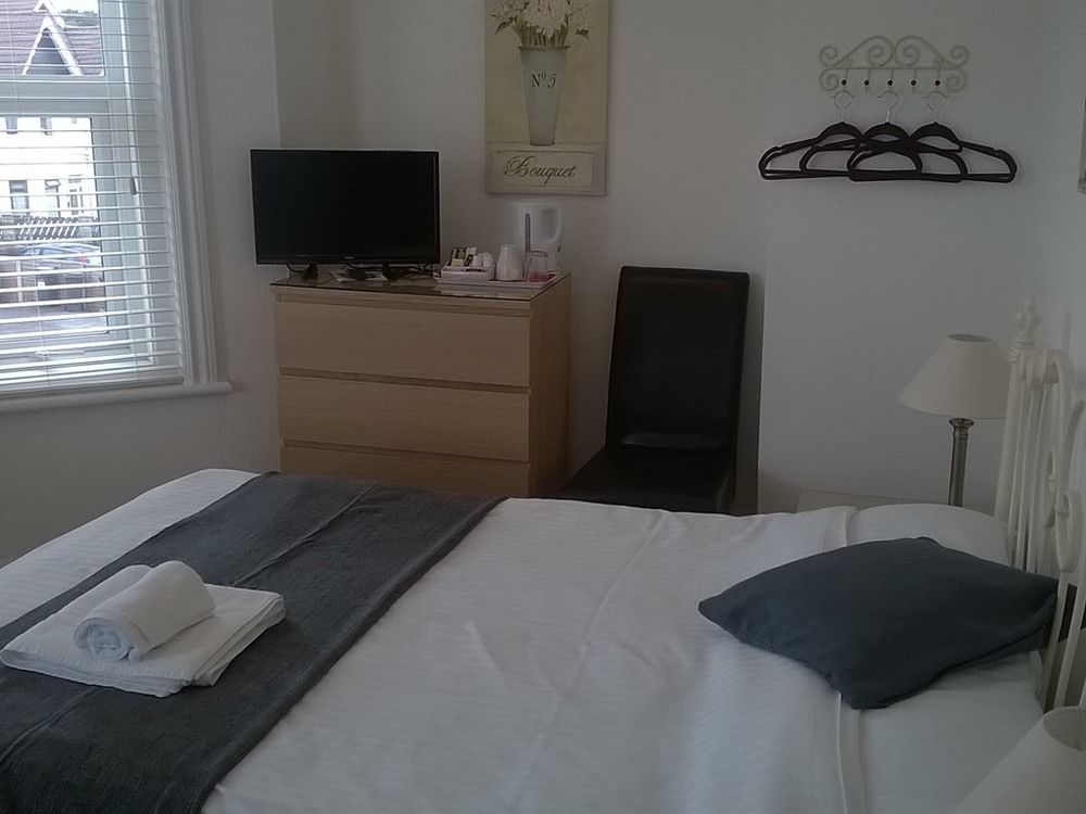 The Westby Bed & Breakfast Bournemouth Exterior photo